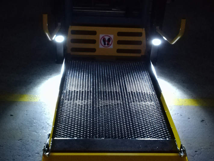 iCLASS™ ADA Inboard Lift | Mobility Networks